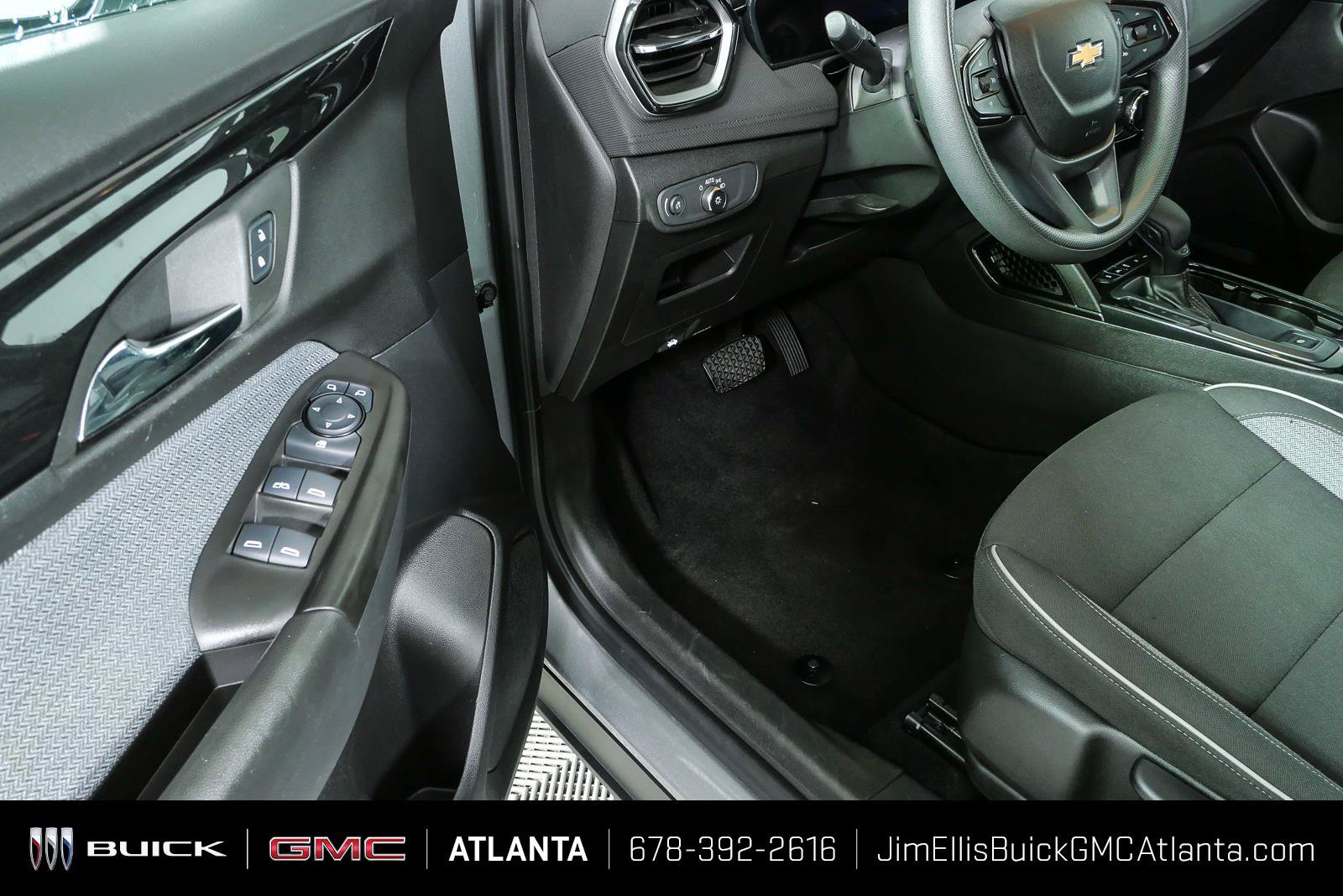 Used 2025 Chevrolet TrailBlazer LT AWD/4WD image 7