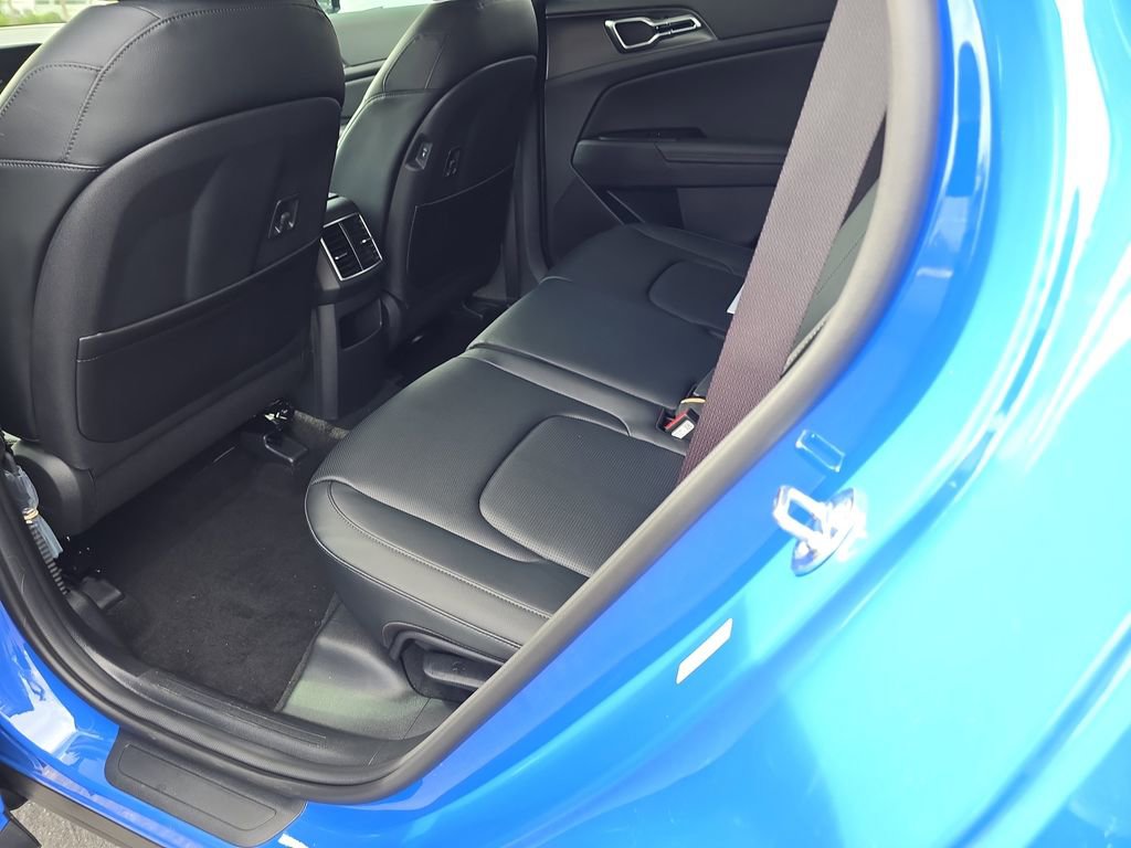 New 2026 Kia Sportage SX FWD image 17