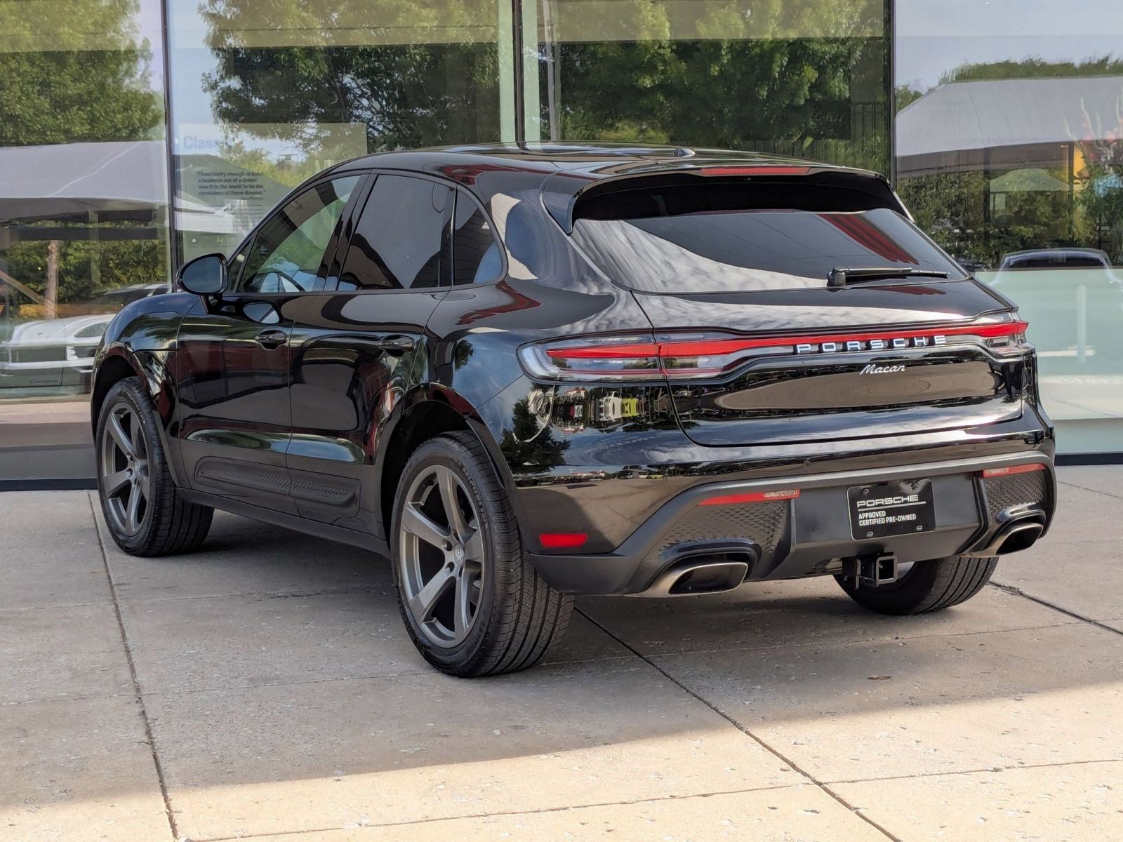 Certified 2026 Porsche Macan image 3