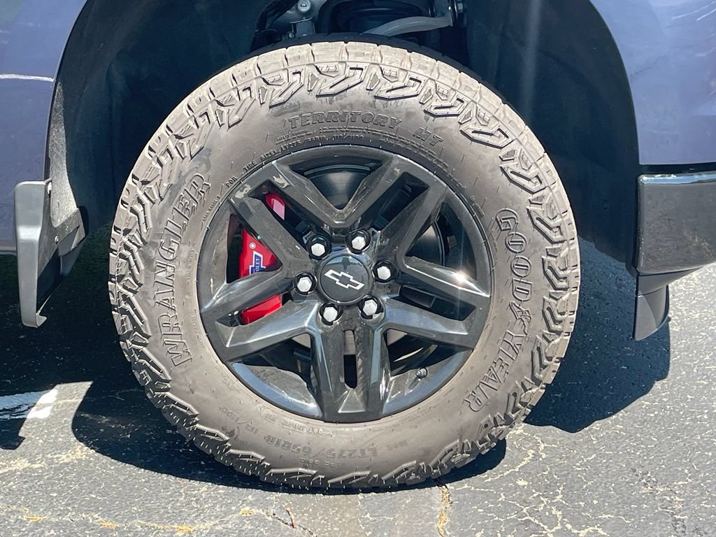 Certified 2023 Chevrolet Silverado 1500 LT Trail Boss w/ LPO, Dark Essentials Package AWD/4WD image 9