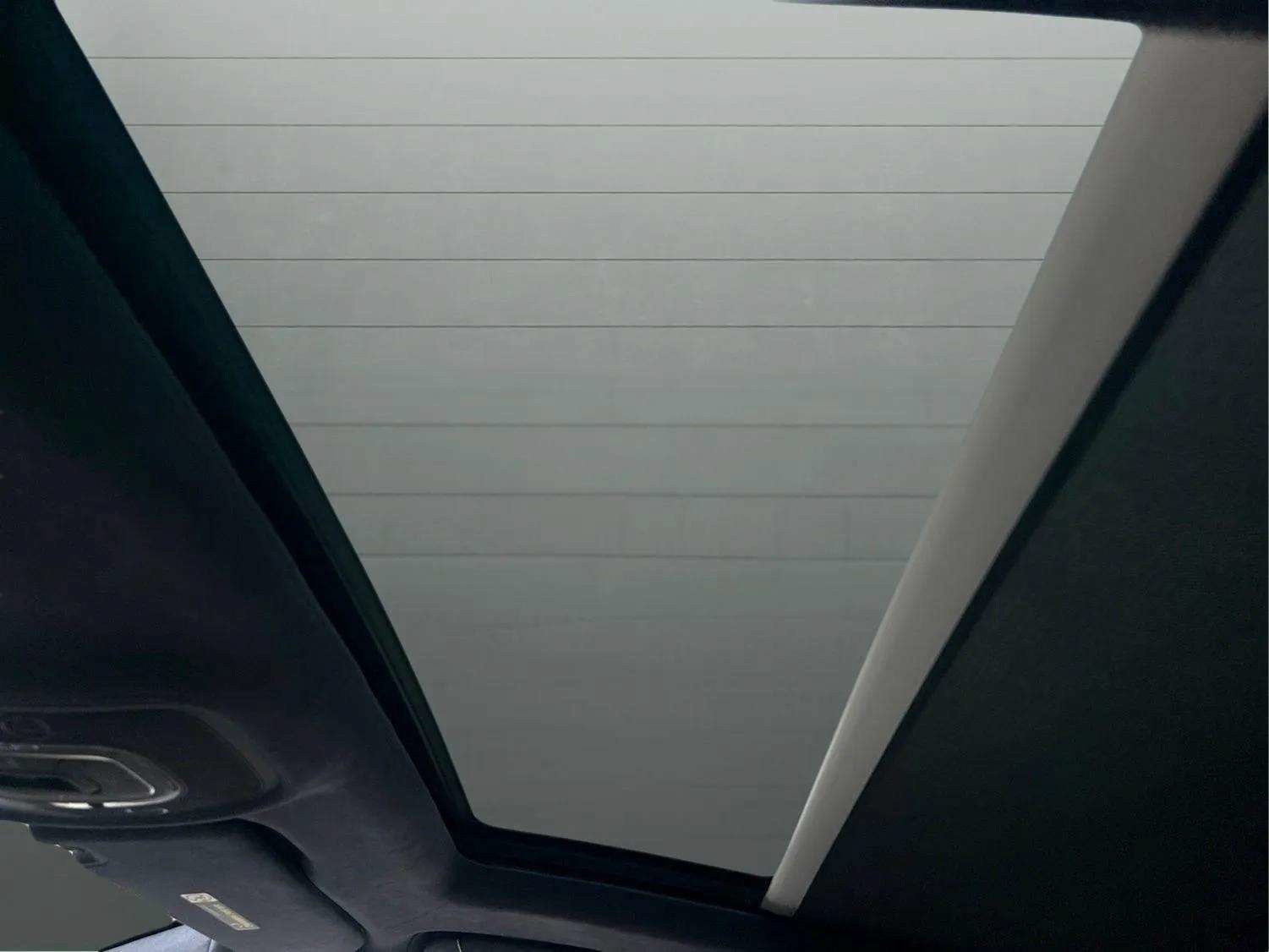 Certified 2025 Bentley Bentayga AWD/4WD image 31