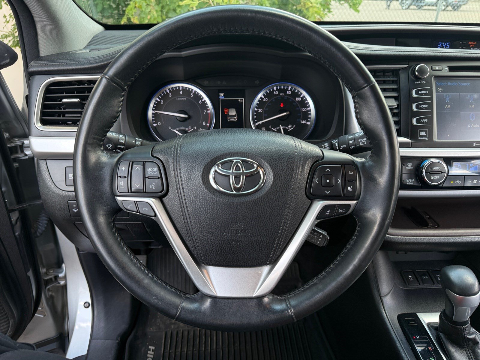 Used 2018 Toyota Highlander Limited Platinum AWD/4WD image 9