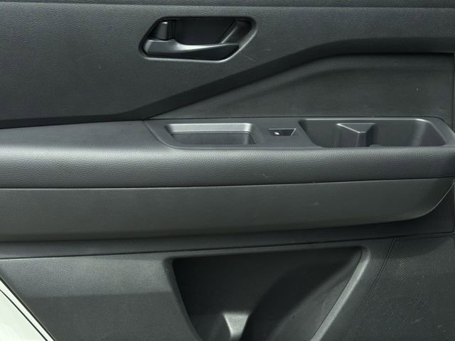 Used 2024 Nissan Pathfinder SV image 22