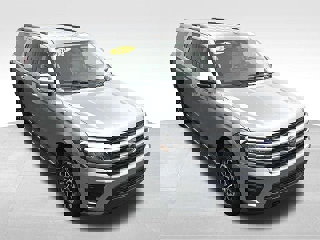 Used 2023 Ford Expedition Max XLT image 10