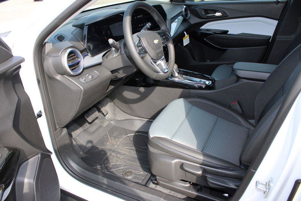 New 2026 Chevrolet Trax LT image 13