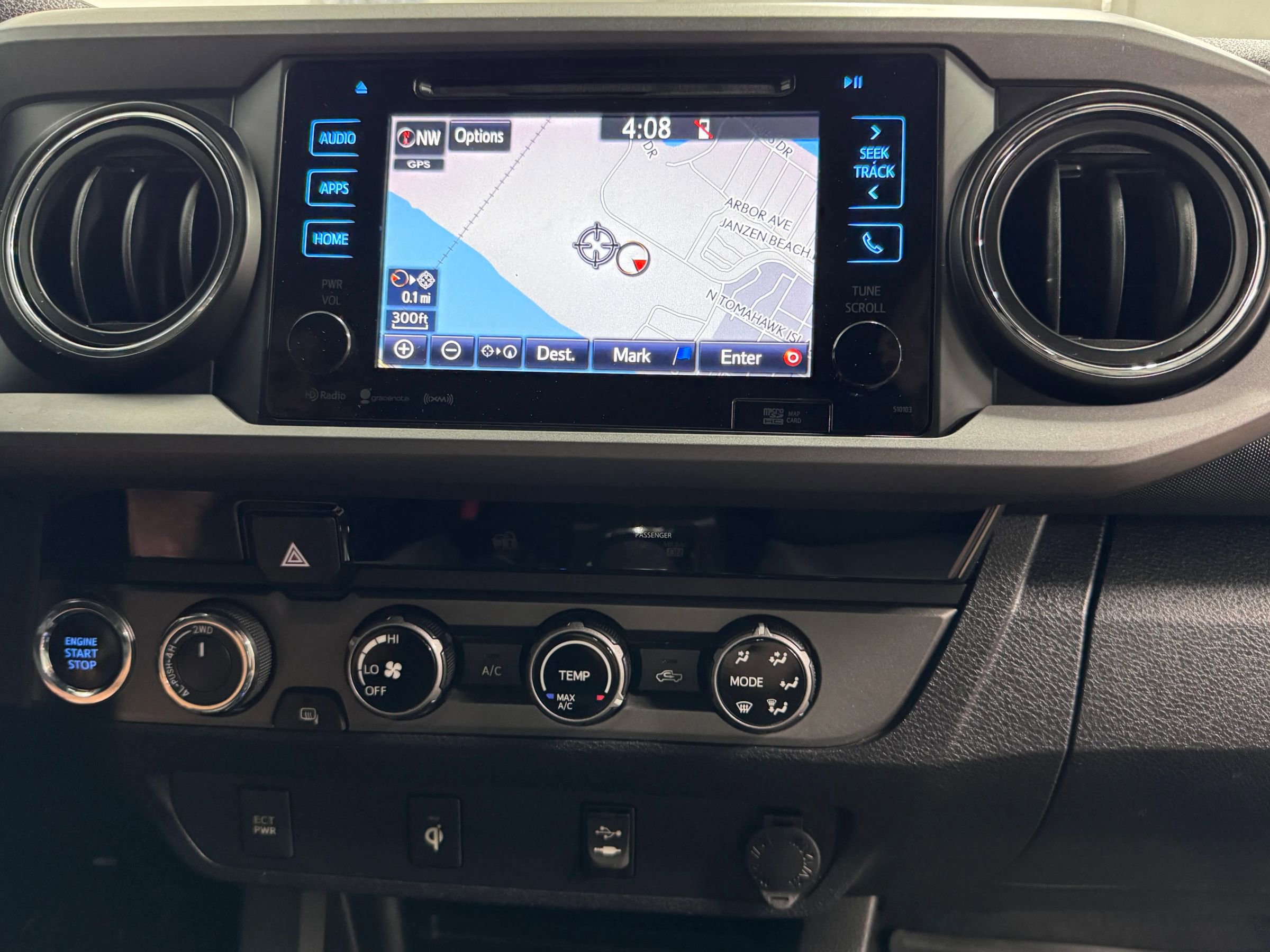 Used 2016 Toyota Tacoma TRD Off-Road w/ Towing Package AWD/4WD image 9