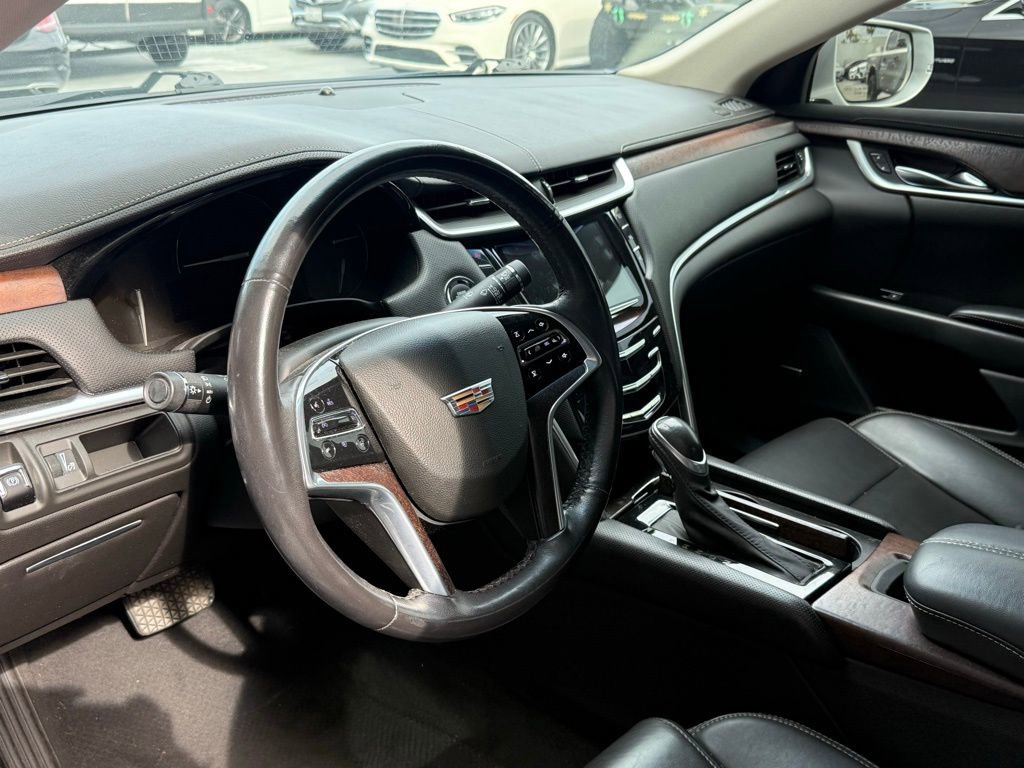 Used 2019 Cadillac XTS Luxury FWD image 2