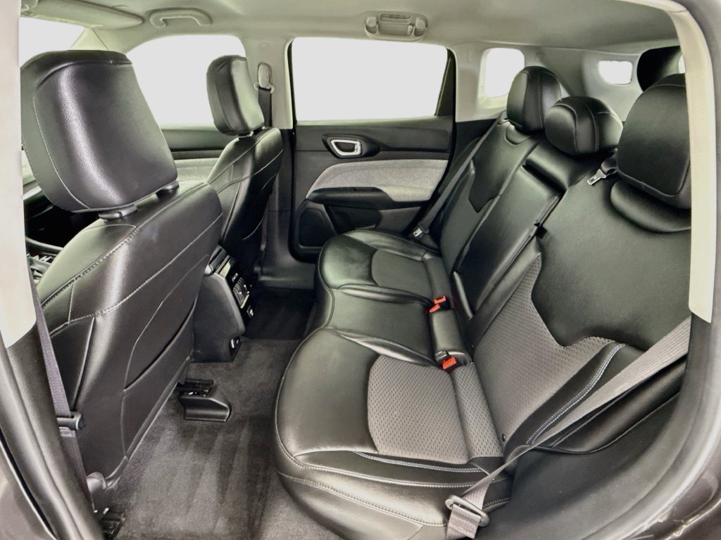 Used 2022 Jeep Compass Latitude FWD image 19