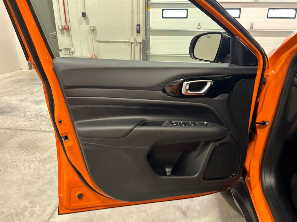 New 2026 Jeep Compass Latitude image 15