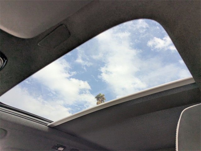 Used 2023 Volvo XC40 Recharge Ultimate image 15