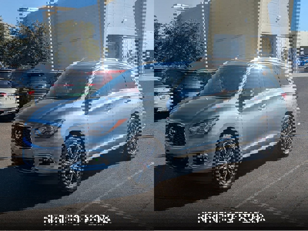 Used 2017 INFINITI QX60 FWD w/ Deluxe Technology Package