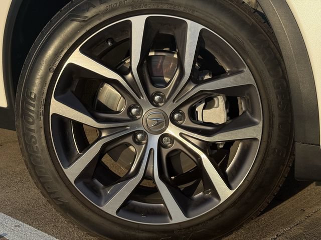 Certified 2024 Acura MDX w/ Technology Package AWD/4WD image 9