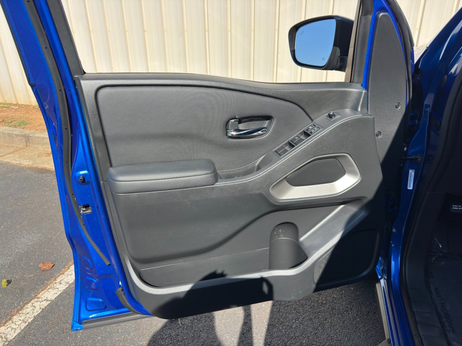 Used 2024 Nissan Frontier SV w/ SV Convenience Package RWD image 35