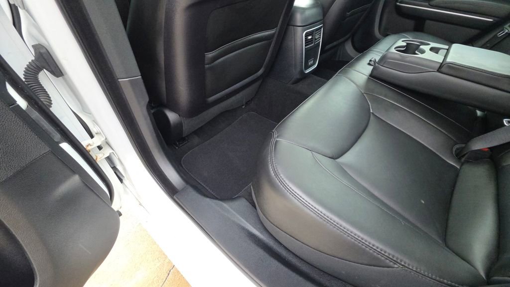 Used 2019 Chrysler 300 Touring w/ Quick Order Package 2EF RWD image 18