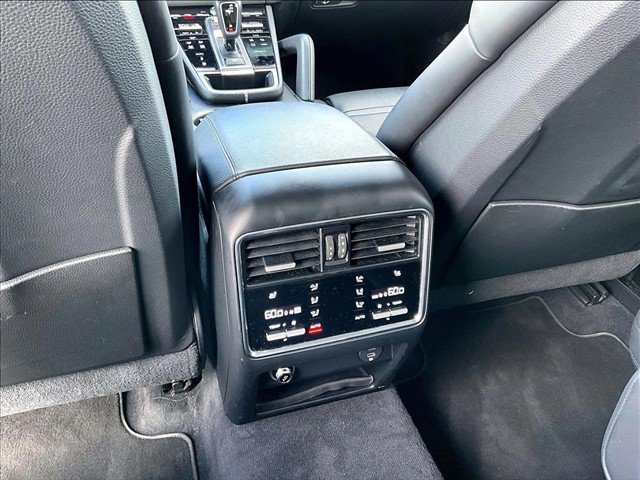 Used 2020 Porsche Cayenne S AWD/4WD image 23