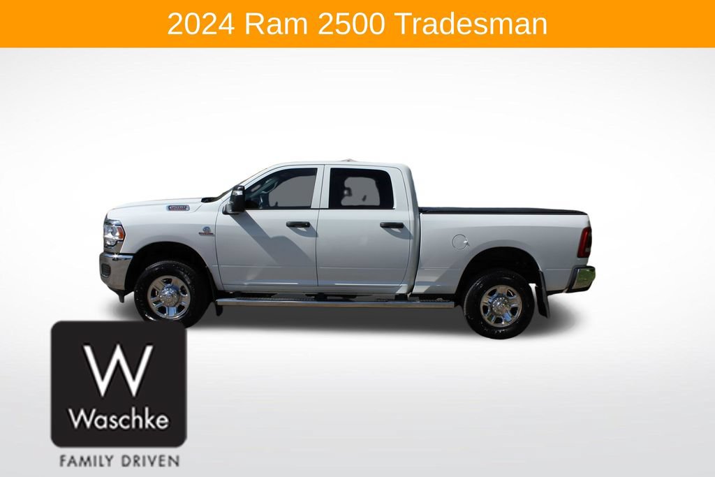 Used 2024 RAM 2500 Tradesman w/ Chrome Appearance Group AWD/4WD image 4