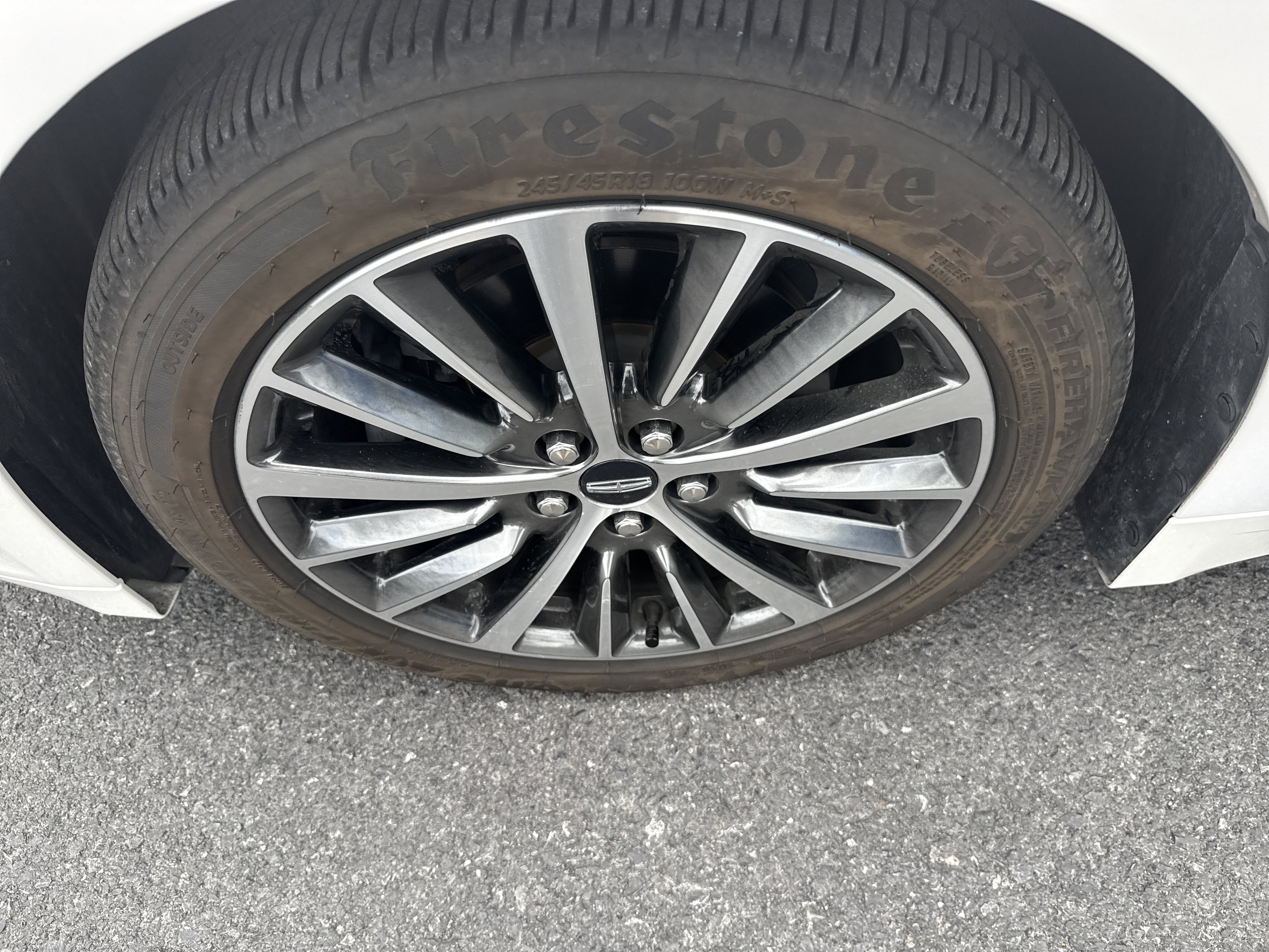 Used 2020 Lincoln MKZ FWD image 9