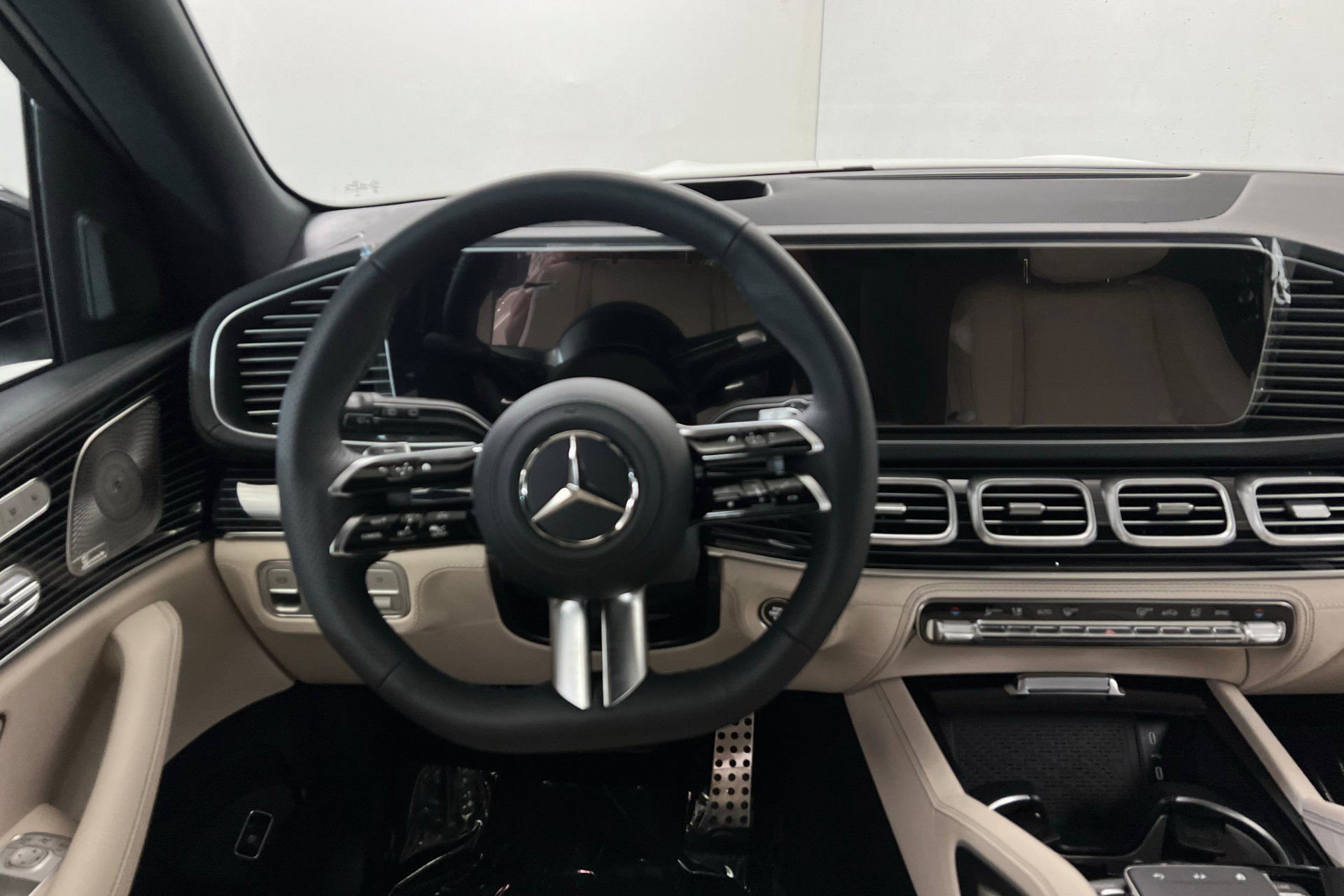 New 2026 Mercedes-Benz GLS 580 4MATIC image 12
