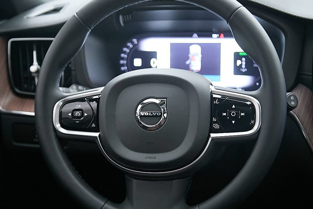 Certified 2023 Volvo XC60 T8 Ultimate w/ Climate Package AWD/4WD image 27