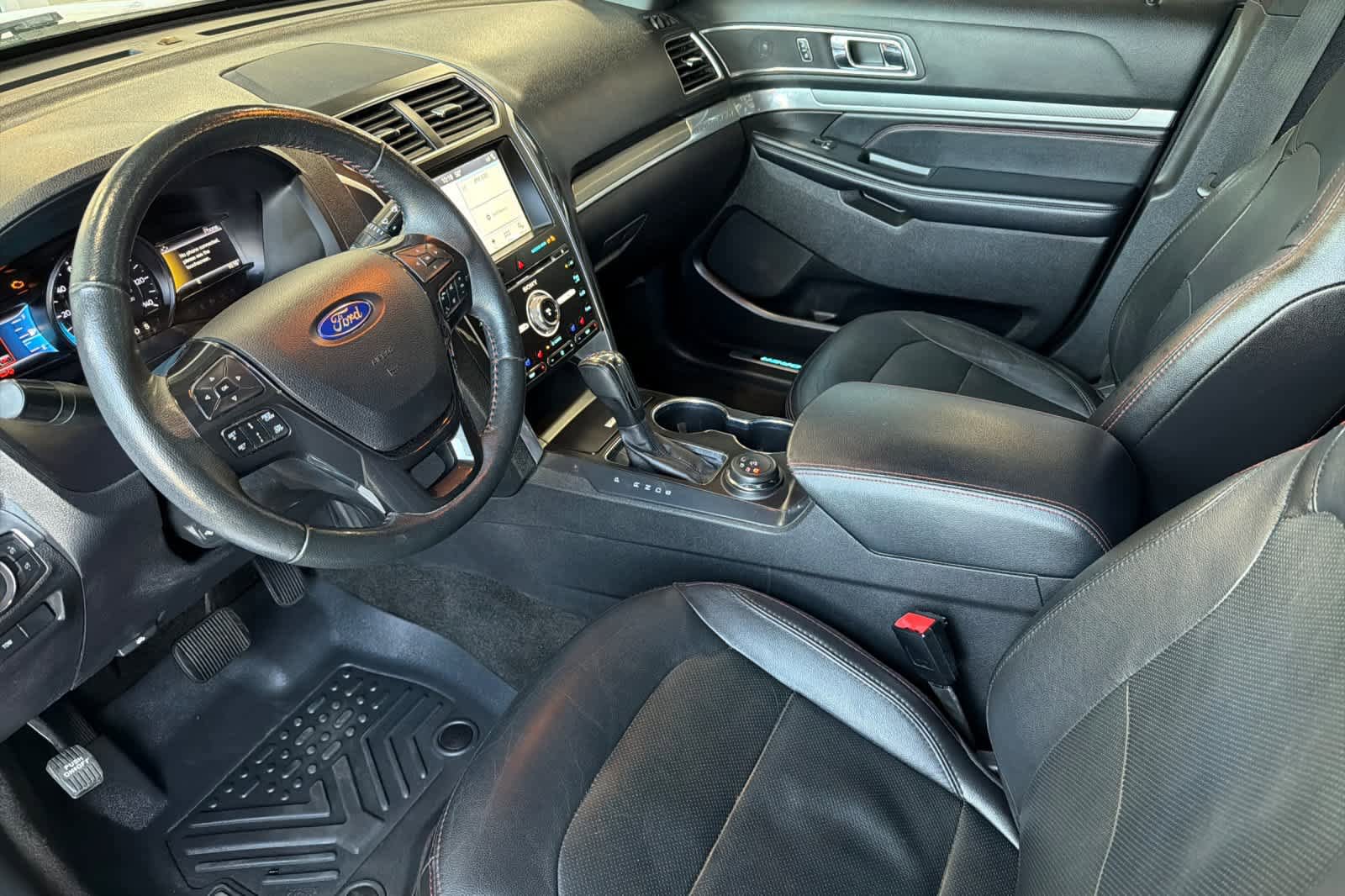 Used 2017 Ford Explorer Sport w/ Equipment Group 401A AWD/4WD image 13