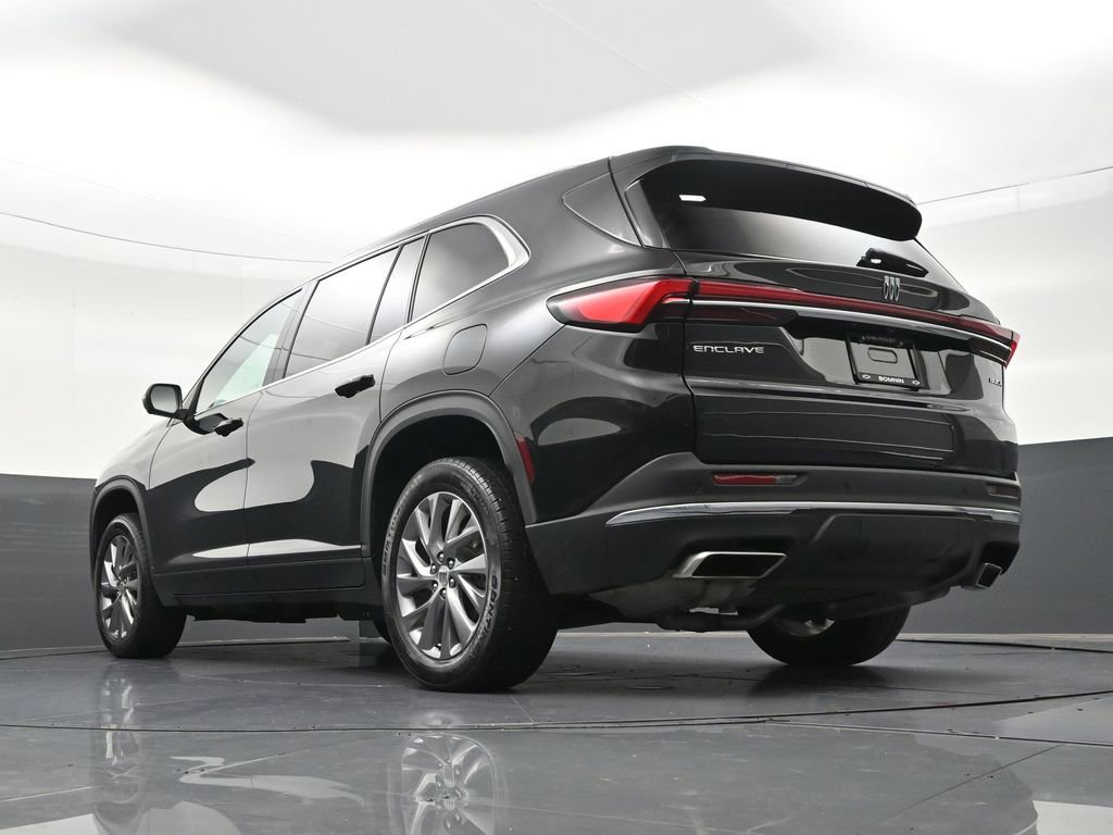 Used 2025 Buick Enclave Preferred w/ Power Package FWD image 25