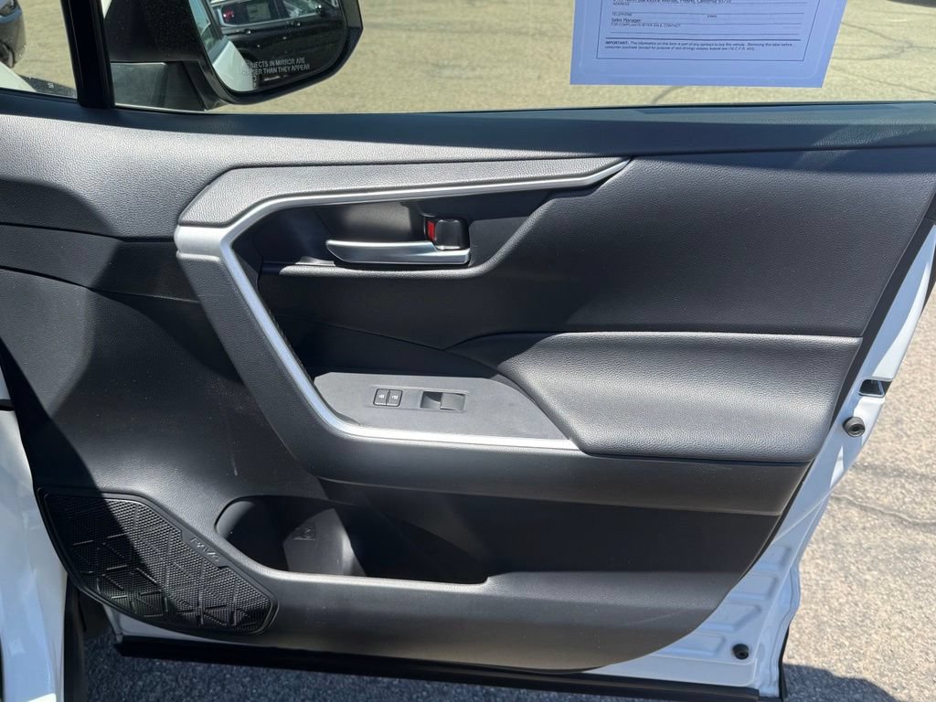Used 2019 Toyota RAV4 XLE FWD image 18