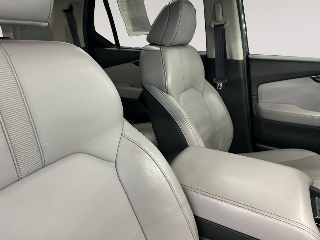 Certified 2025 Honda Pilot Touring image 15