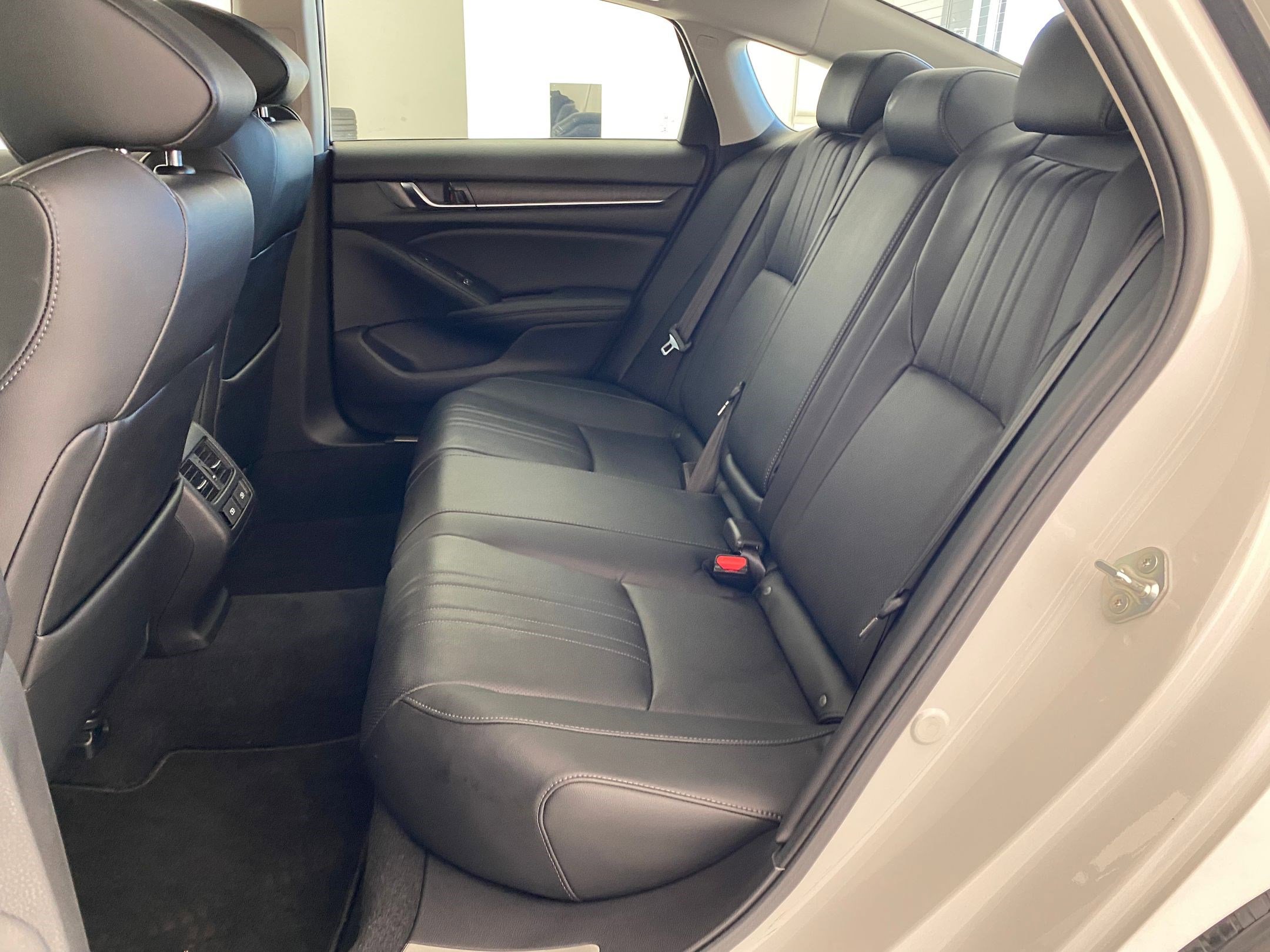 Used 2022 Honda Accord Touring image 13