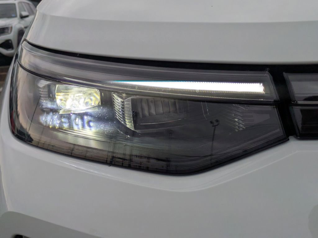 New 2026 Volkswagen Tiguan SE FWD image 10