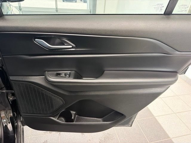 Used 2025 Jeep Grand Cherokee L Altitude AWD/4WD image 12