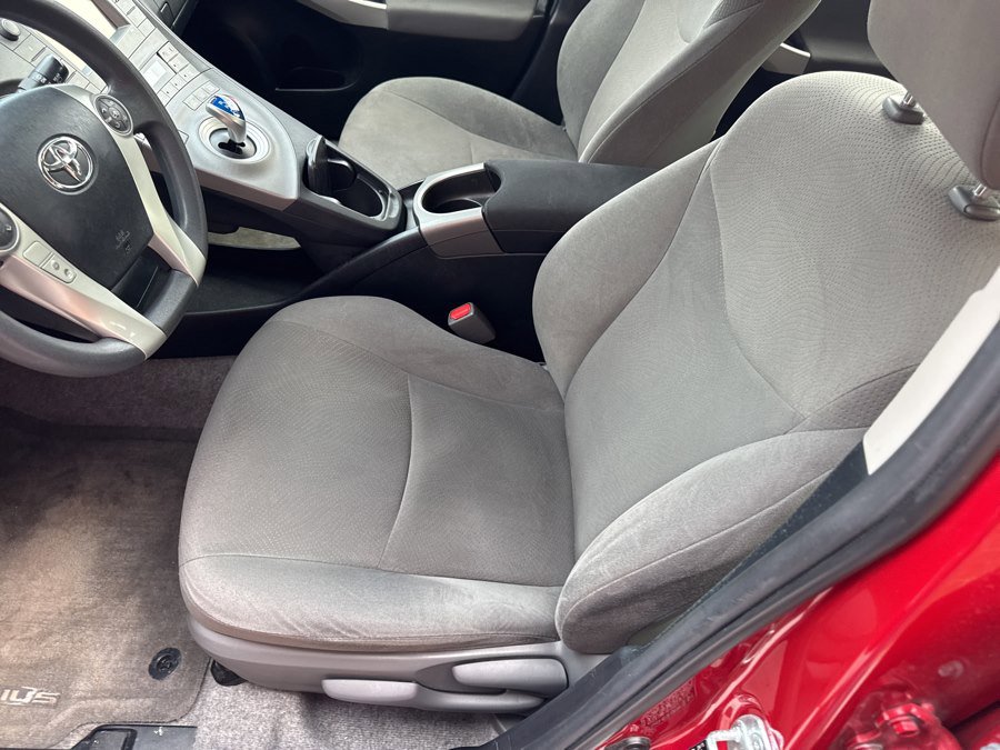 Used 2015 Toyota Prius Two image 16