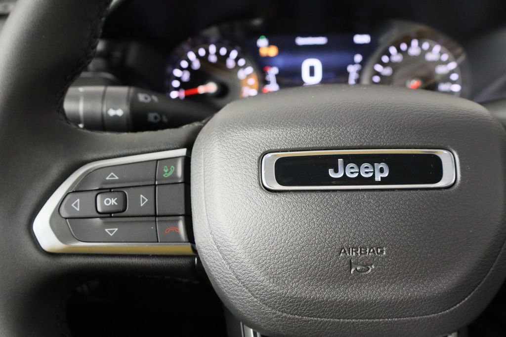 New 2026 Jeep Compass Latitude image 8