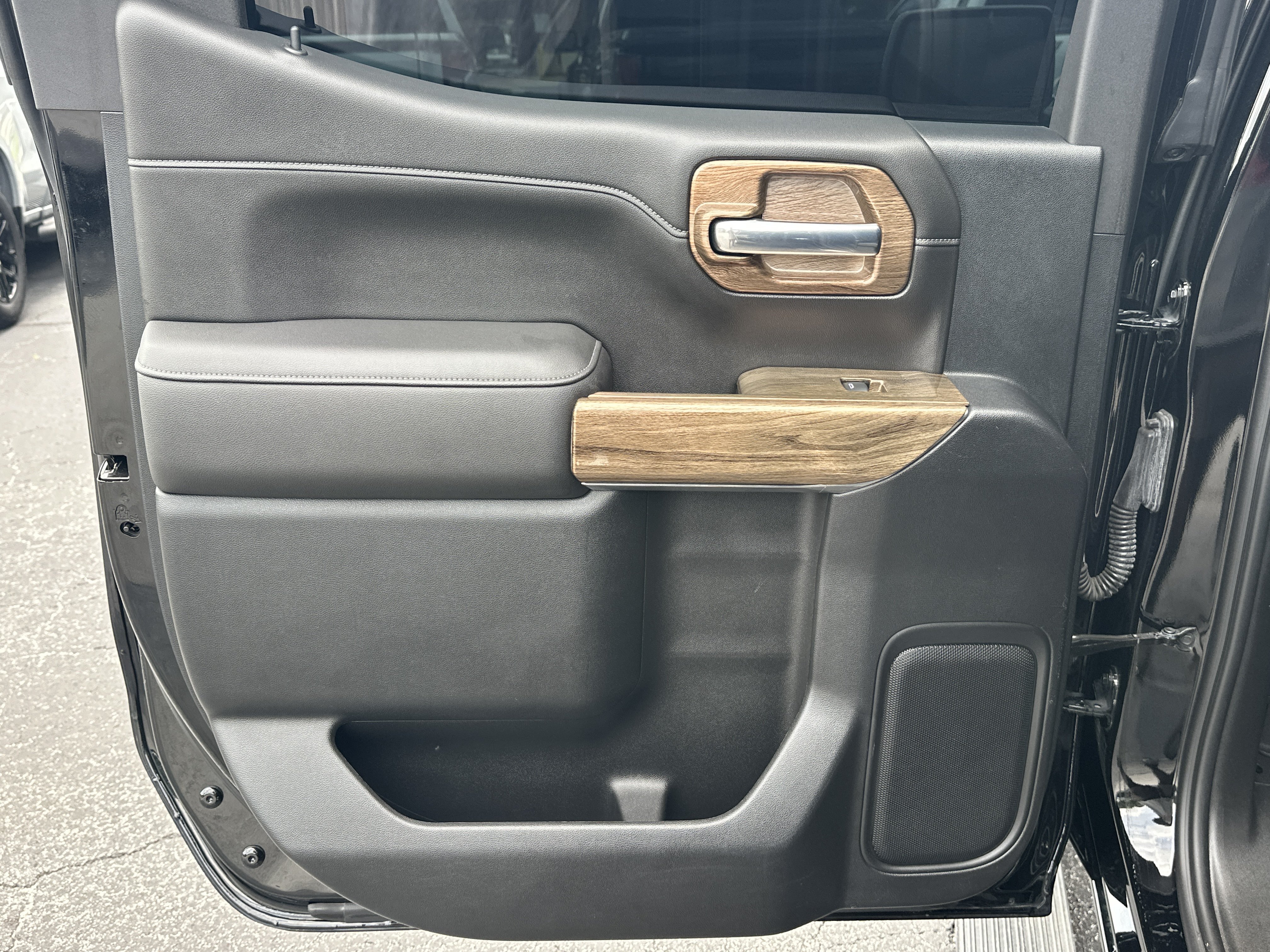 Used 2021 Chevrolet Silverado 1500 LTZ RWD image 21