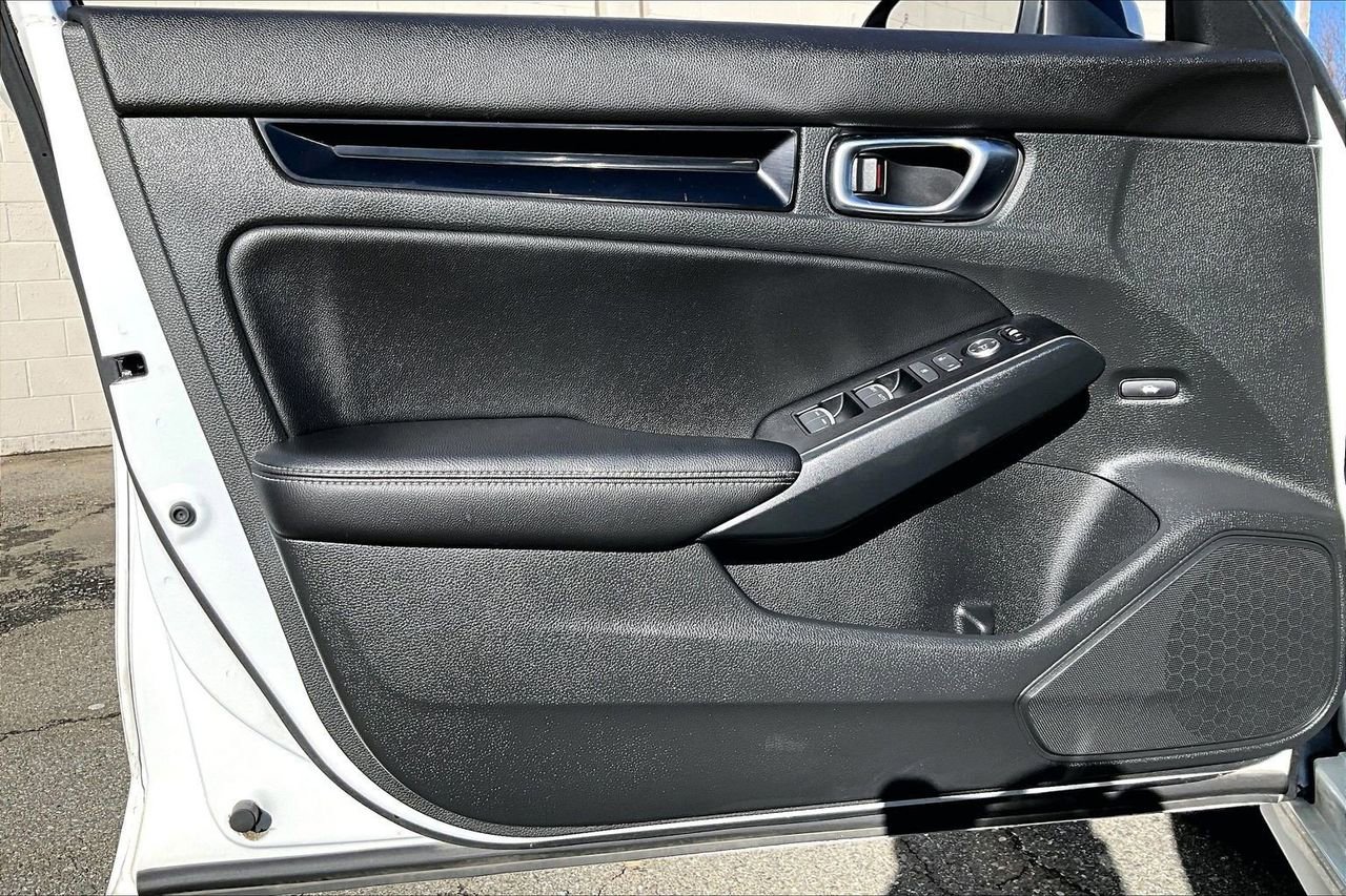 Used 2022 Honda Civic Touring image 27