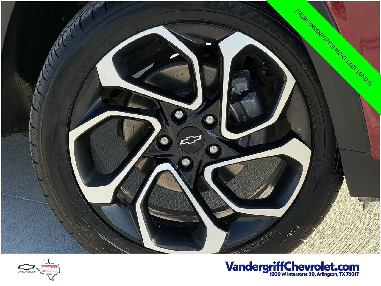 Used 2024 Chevrolet Trax RS FWD image 9