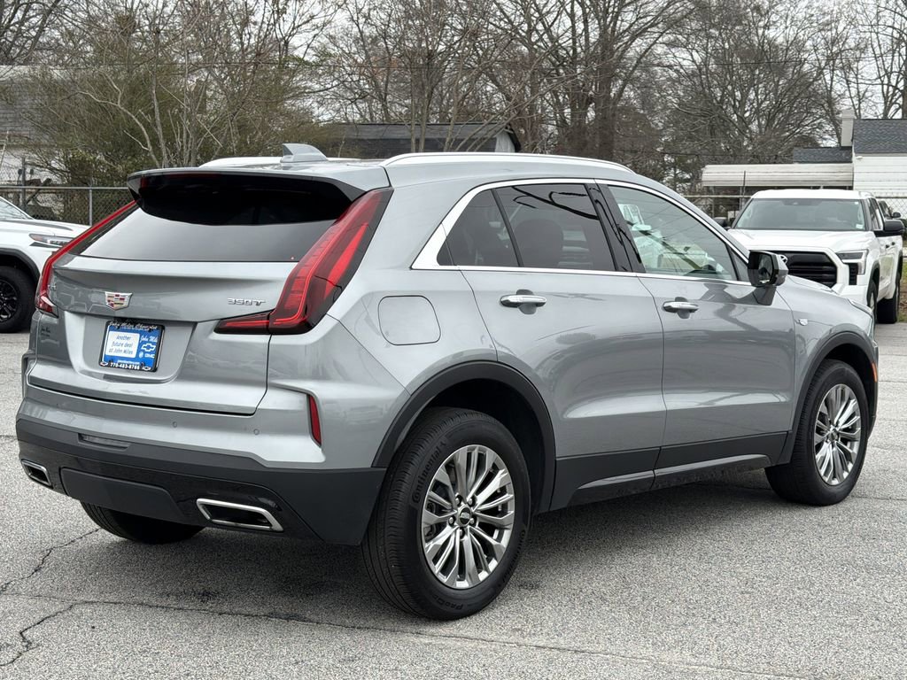 Used 2025 Cadillac XT4 Premium Luxury image 8