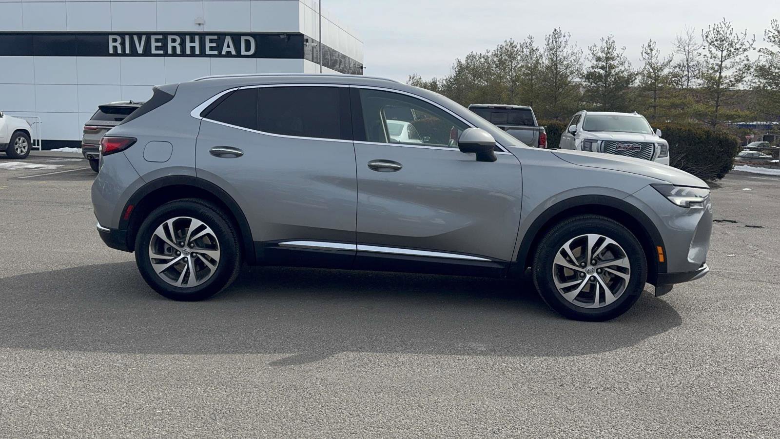 Used 2023 Buick Envision Essence AWD/4WD image 3