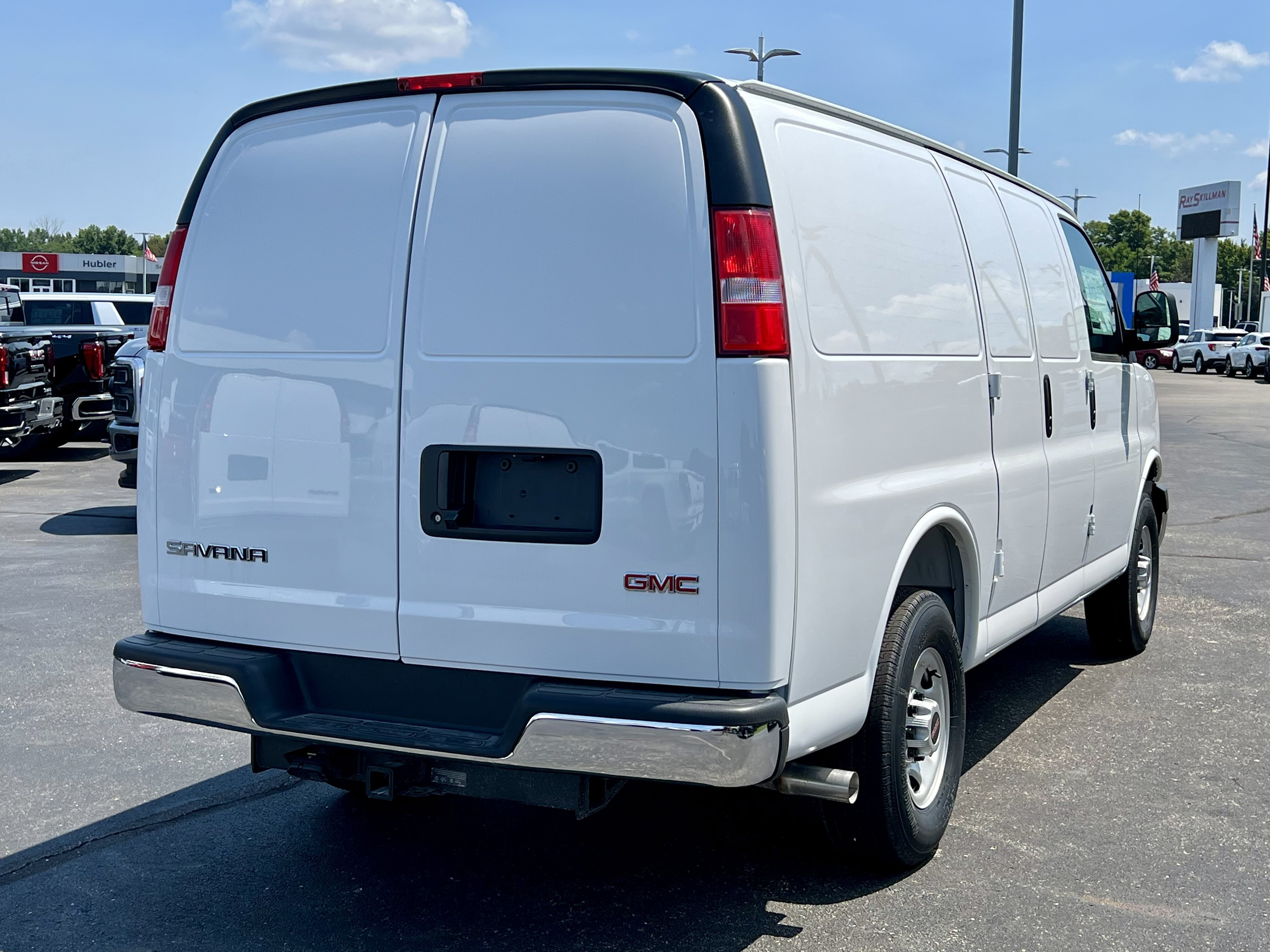 New 2026 GMC Savana 2500 w/ Driver Convenience Package RWD image 9