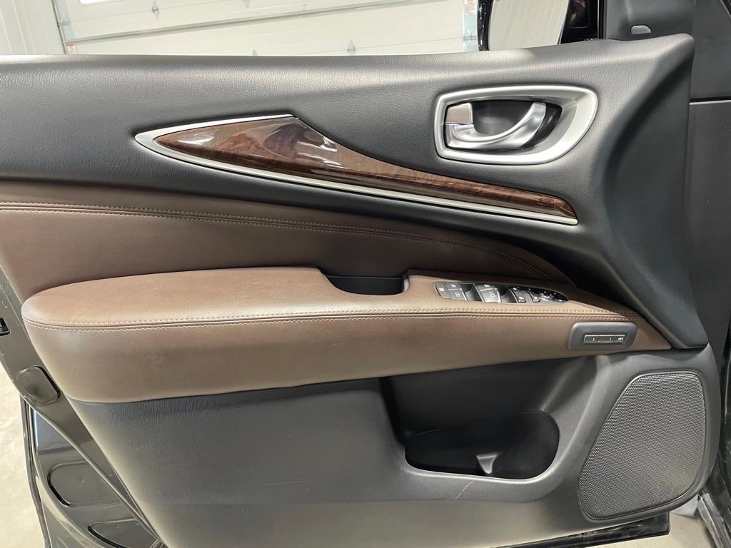 Used 2015 INFINITI QX60 AWD w/ Deluxe Touring Package image 13