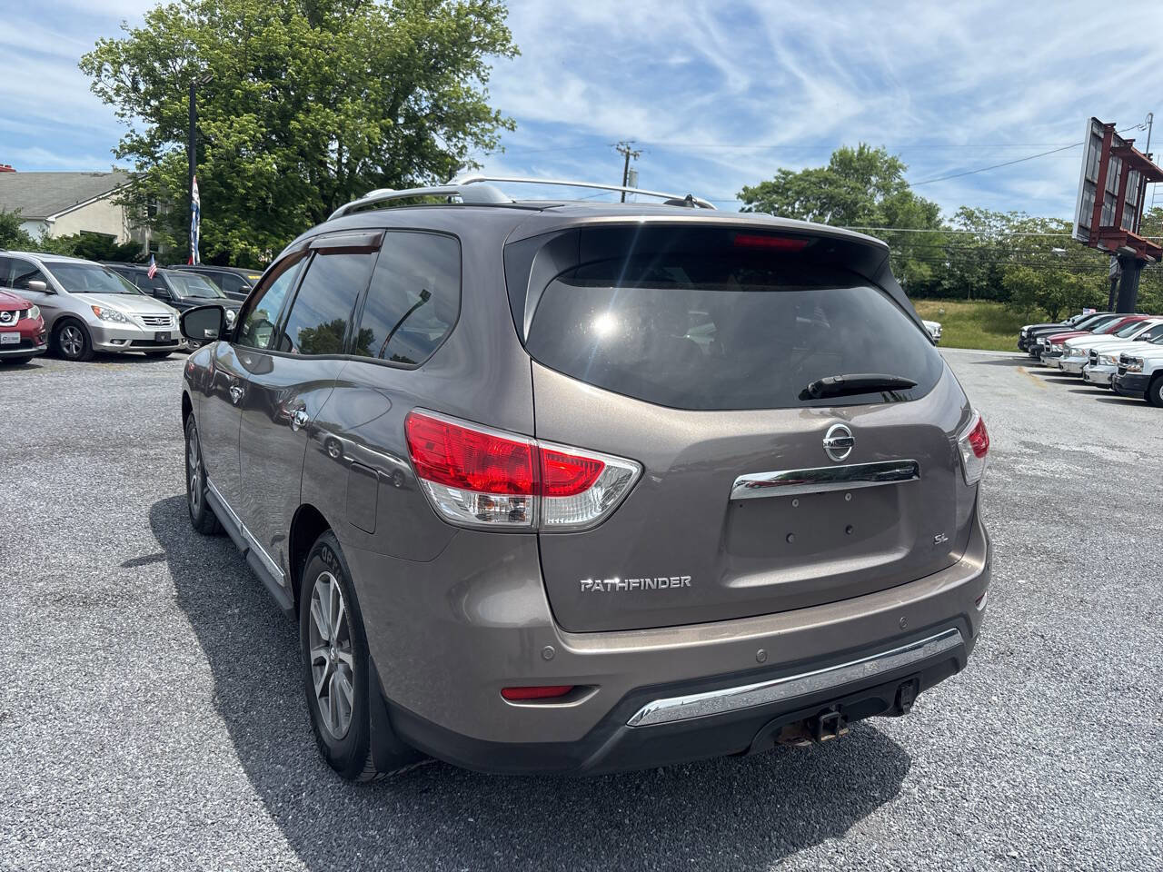 Used 2013 Nissan Pathfinder SL FWD image 9