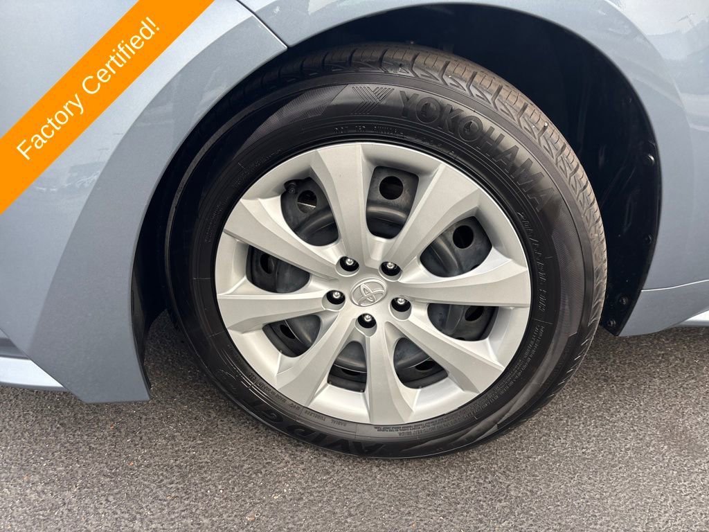 Used 2025 Toyota Corolla LE image 9