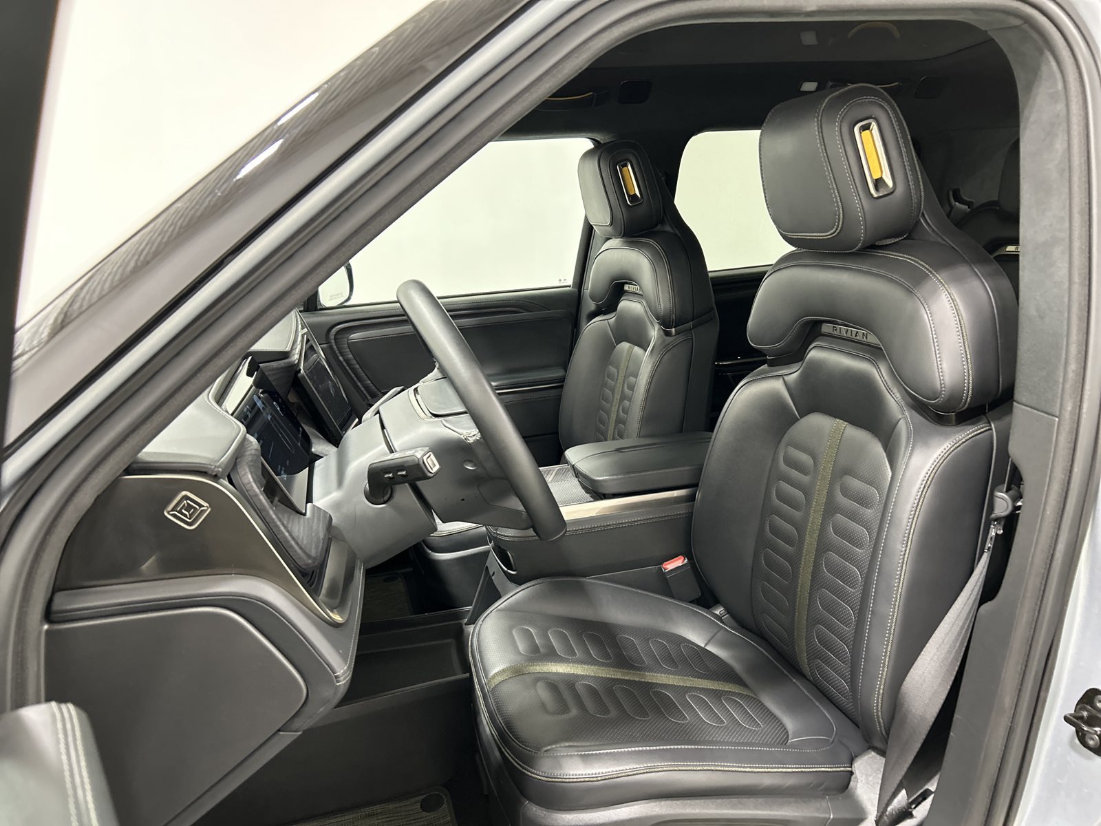 Used 2024 Rivian R1T Adventure Dual AWD/4WD image 20