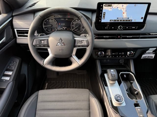 New 2026 Mitsubishi Outlander LE FWD image 17