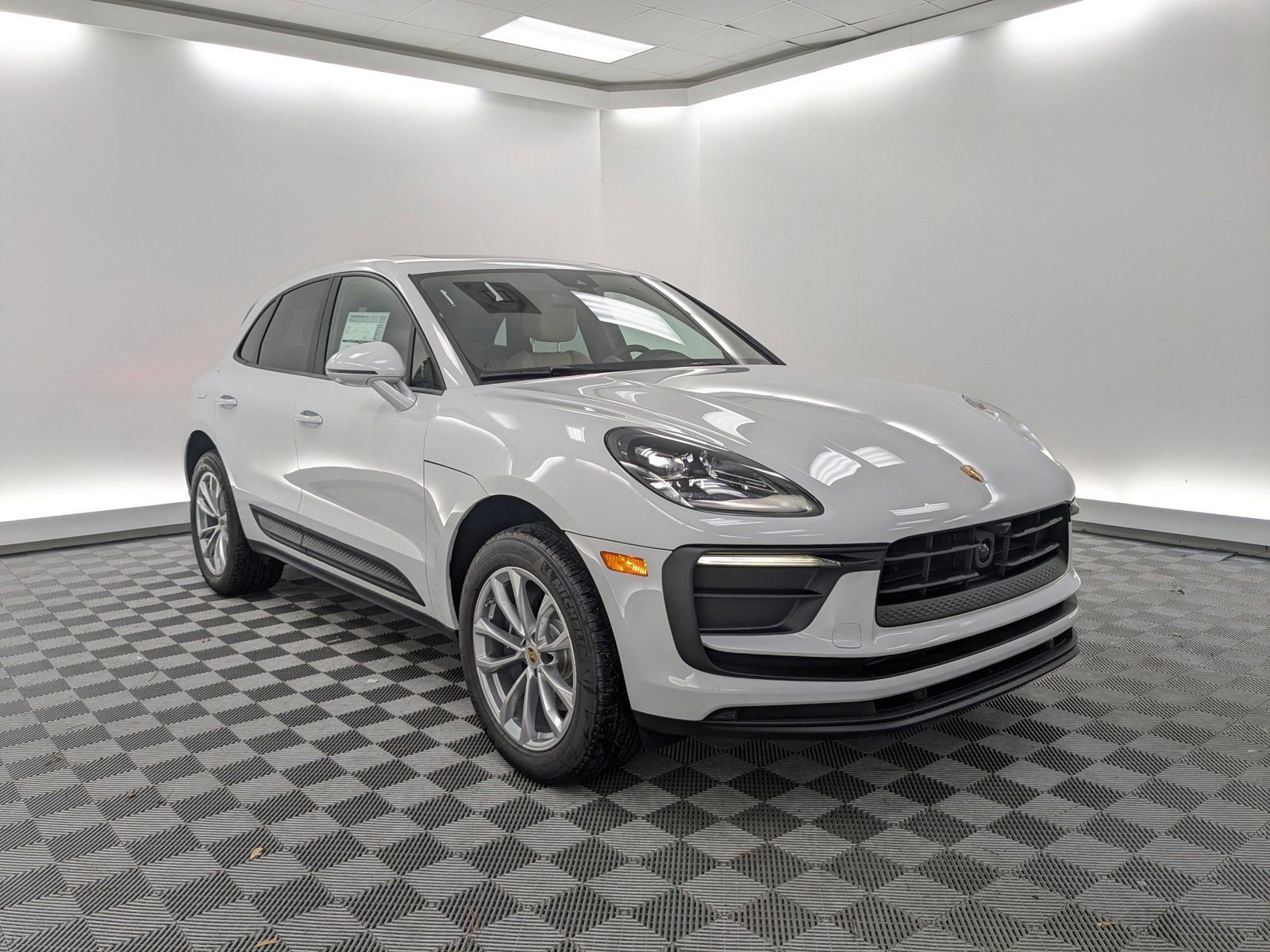 New 2026 Porsche Macan image 7