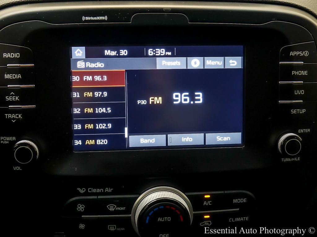 Used 2019 Kia Soul + image 15