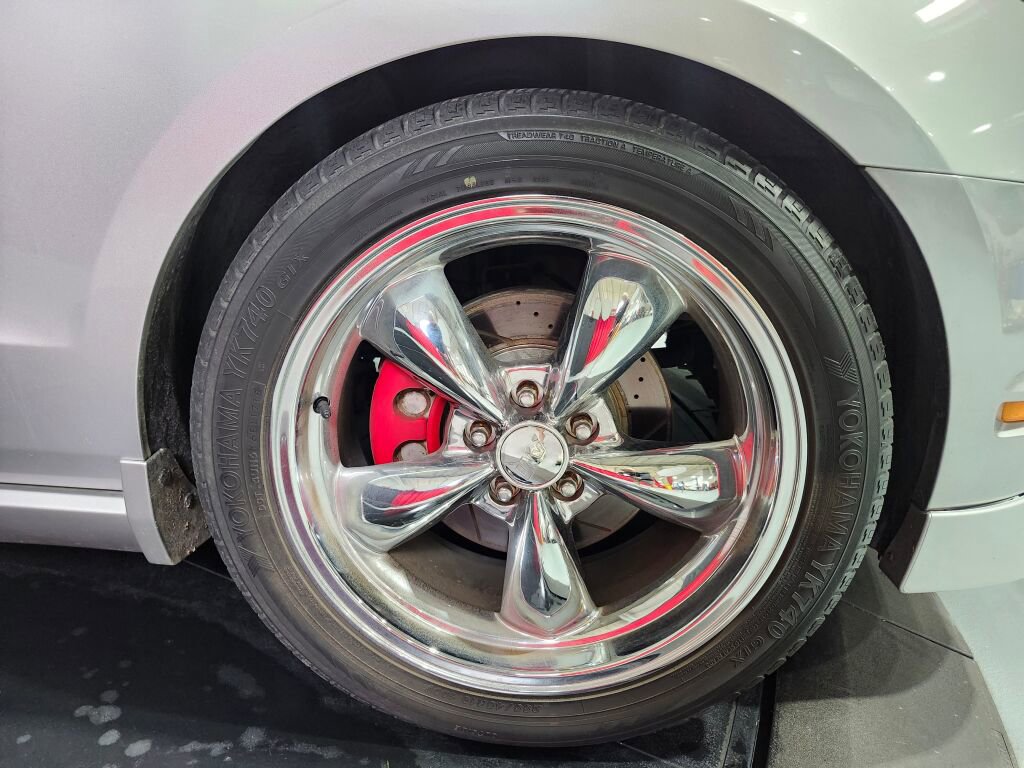 Used 2010 Ford Mustang GT RWD image 11