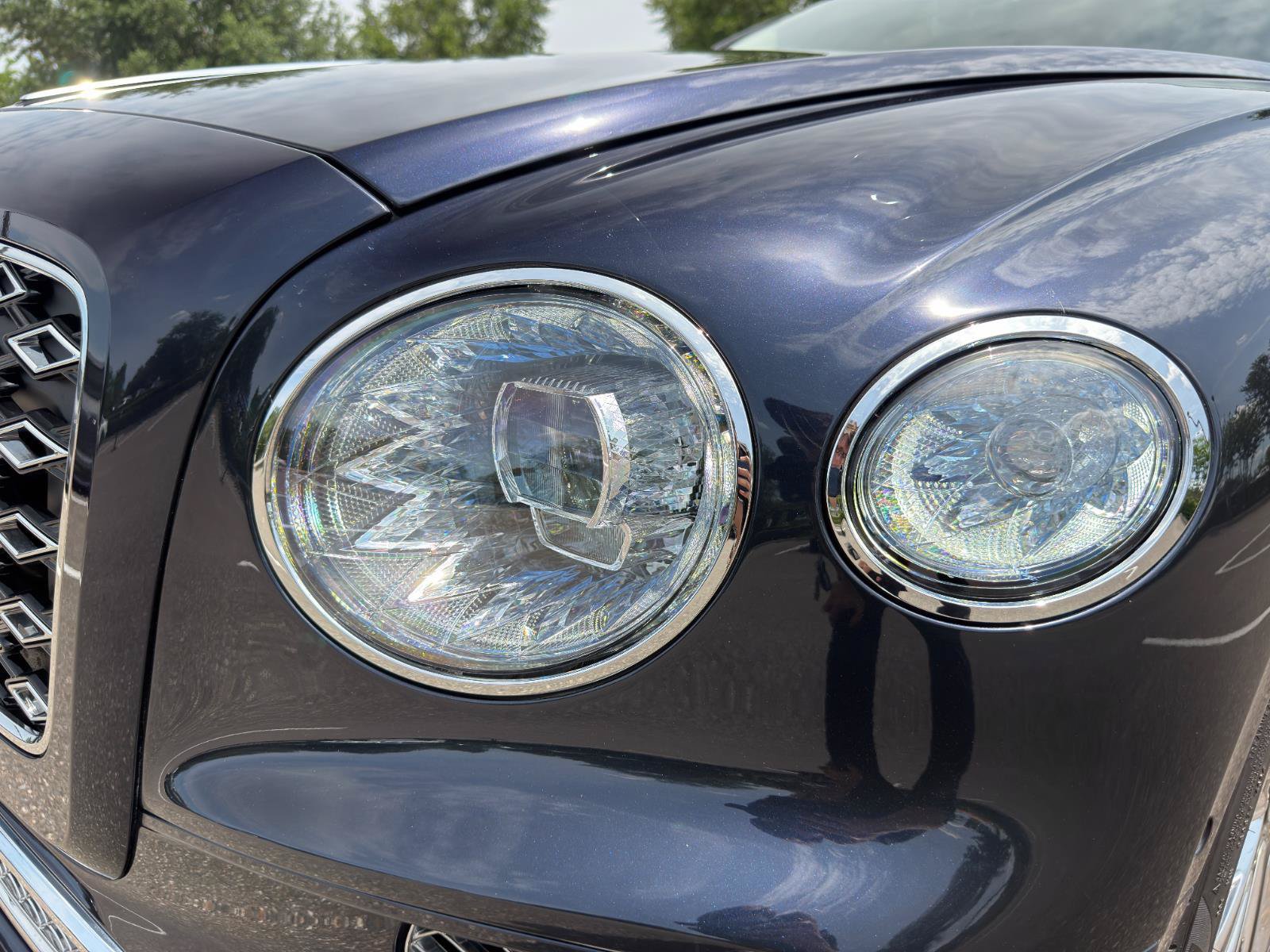 Used 2025 Bentley Flying Spur Plug-In Hybrid AWD/4WD image 13
