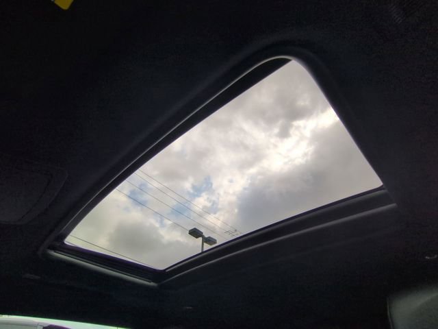 Used 2023 Dodge Challenger R/T w/ Plus Package image 17