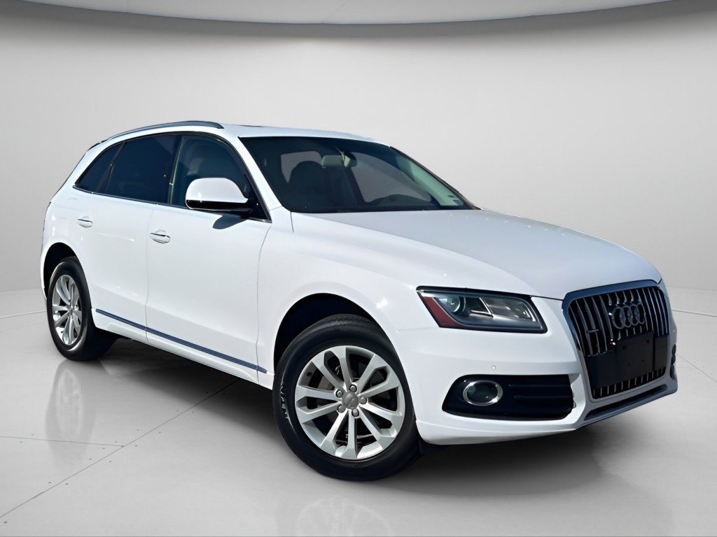 Used 2016 Audi Q5 2.0T Premium Plus w/ Technology Package AWD/4WD image 2