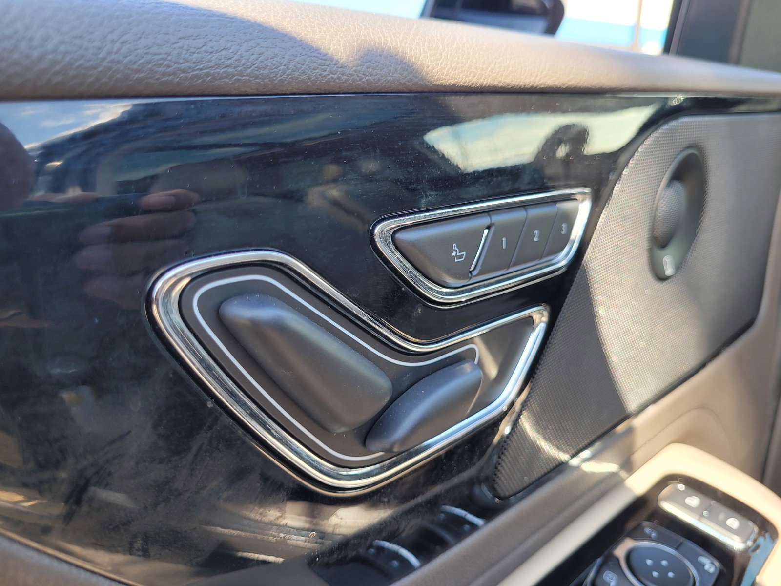 Used 2023 Lincoln Aviator Reserve w/ Equipment Group 201A image 11